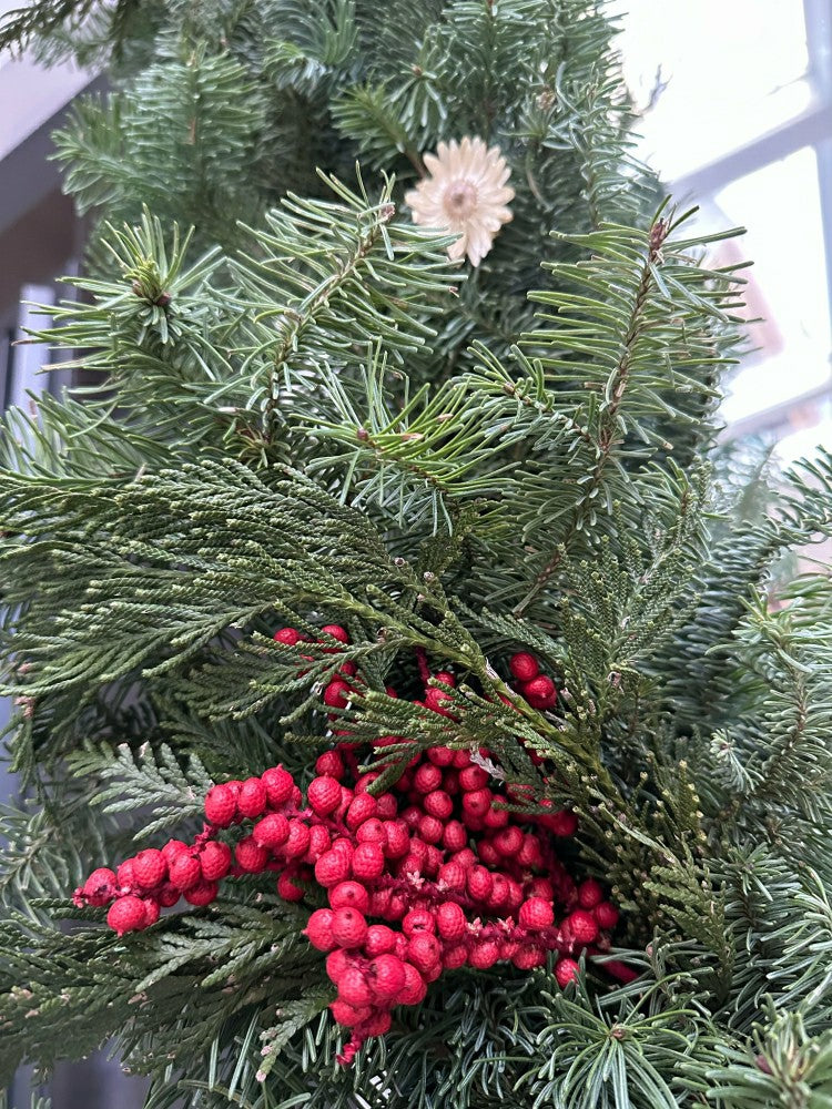 Noble Fir and Red Berries Fresh Garland, 12'