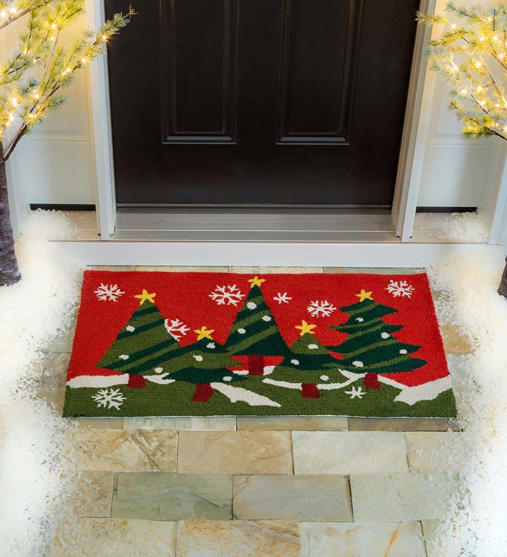 Plow & Hearth Doormats & Boot Trays | Outdoor Living Christmas Trees Holiday Hooked Accent Rug