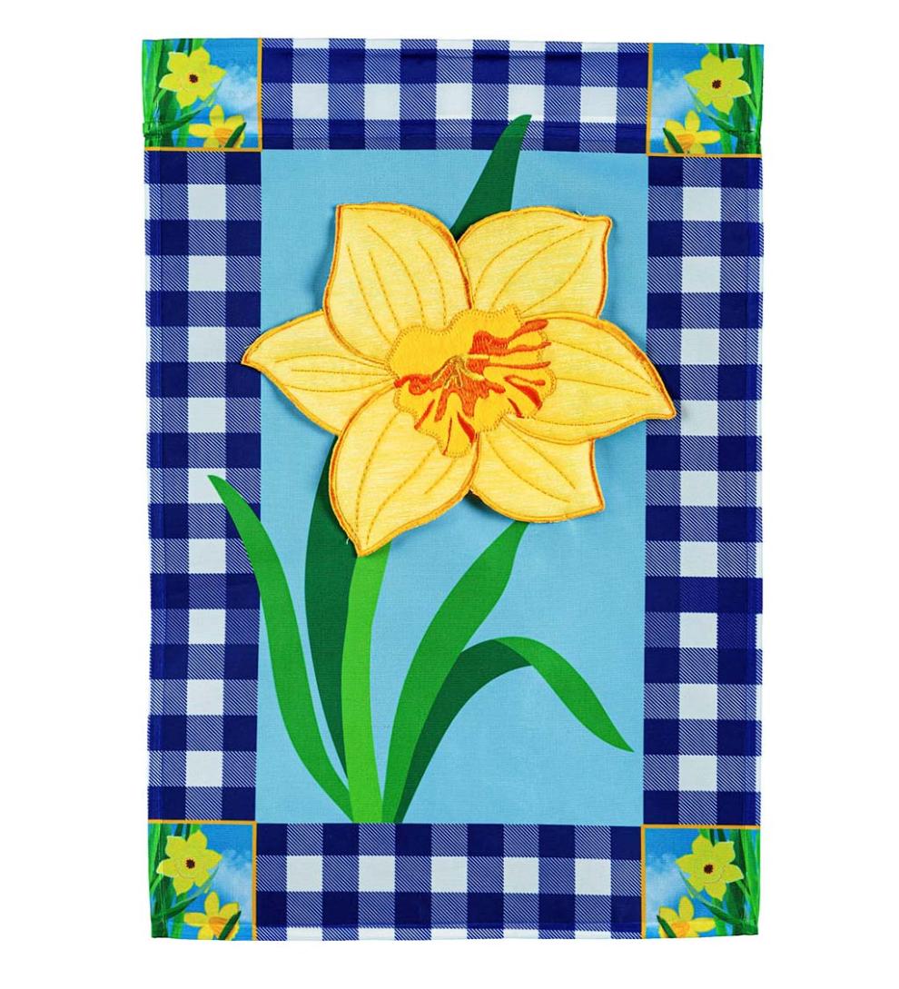 Plow & Hearth Garden Accents | Yard & Garden Buffalo Check Daffodils Garden Flag