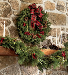 Plow & Hearth Home Accents | Indoor Living Holiday Woodland Wreaths Handmade In The Pacific Northwest