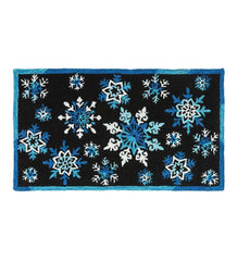 Plow & Hearth Home Accents | Indoor Living Indoor/Outdoor Hooked Shimmering Snowflake Accent Rug