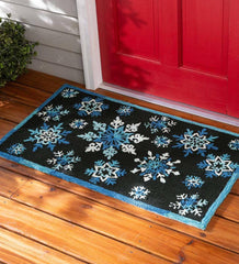 Plow & Hearth Home Accents | Indoor Living Indoor/Outdoor Hooked Shimmering Snowflake Accent Rug