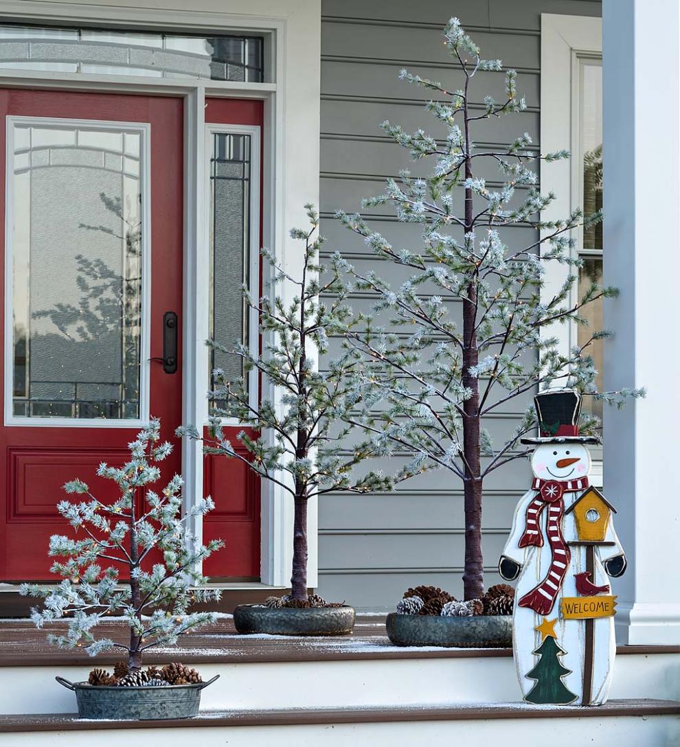 Plow & Hearth Outdoor Lamps & Lighting | Outdoor Living Indoor/Outdoor Lighted Snowy Pine Tree