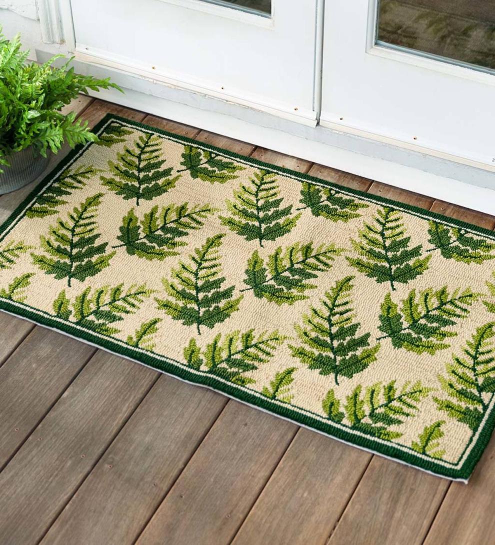 Plow & Hearth Small Accent Rugs | Indoor Living Indoor/Outdoor Fern Hooked Accent Rug