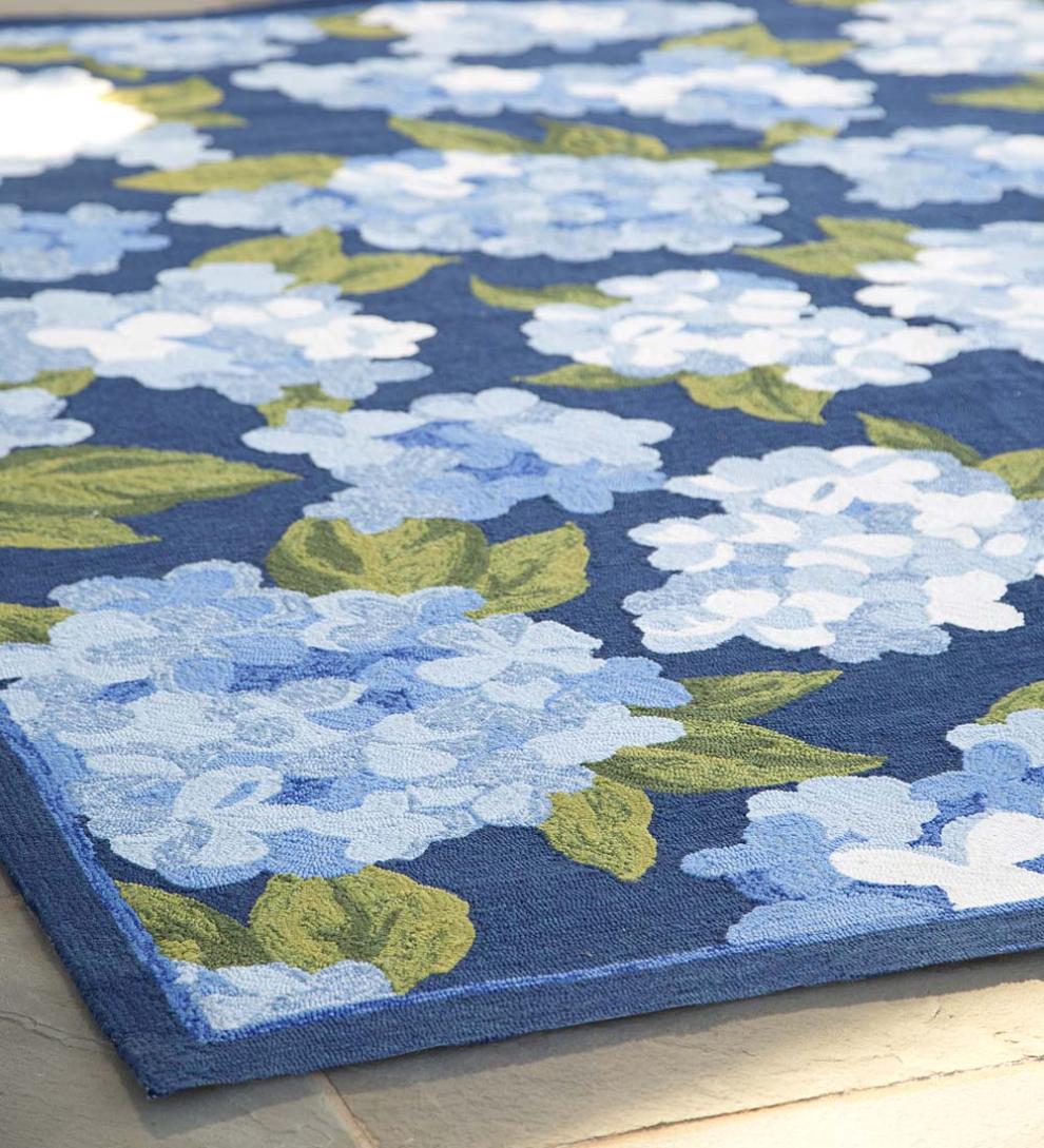 Plow & Hearth Synthetic Rugs | Indoor Living Hydrangea Indoor/Outdoor Rug