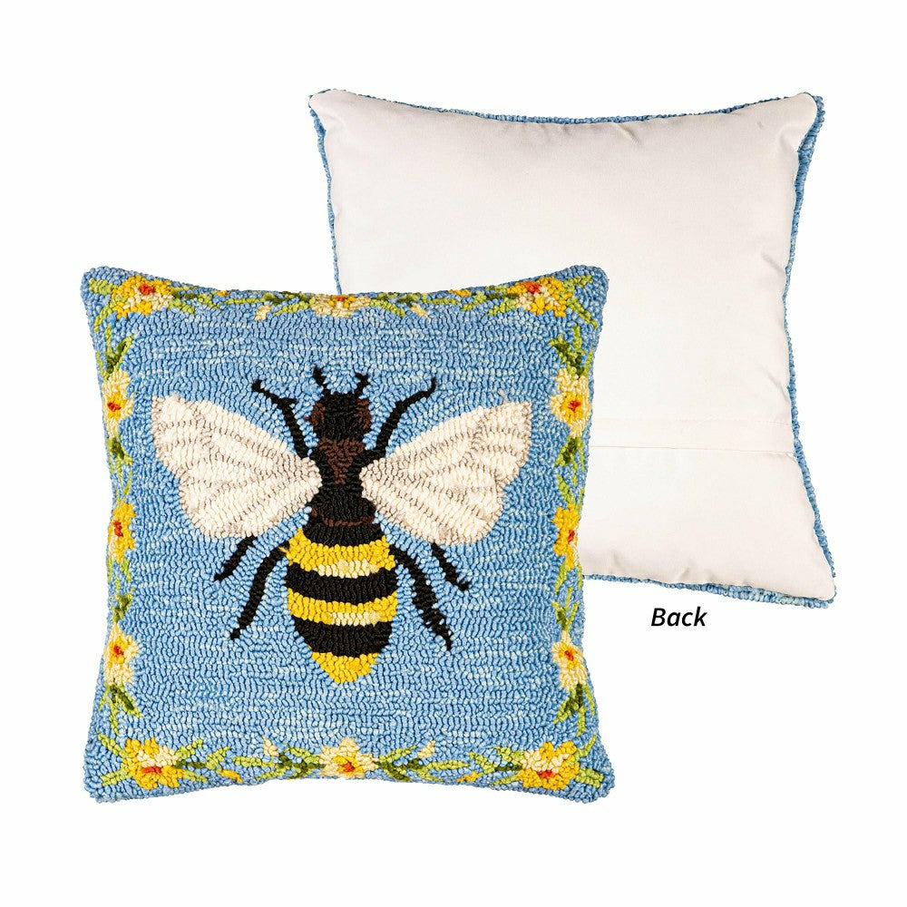 Indoor/Outdoor Bee Hooked Polypropylene Throw Pillow
