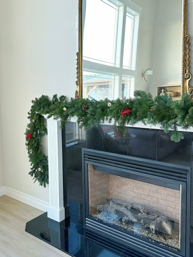 Noble Fir and Red Berries Fresh Garland, 12'