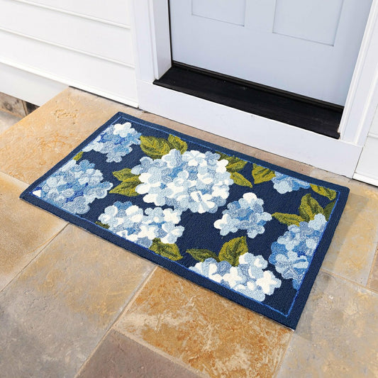Hydrangeas Indoor/Outdoor Rug, 24" x 42"