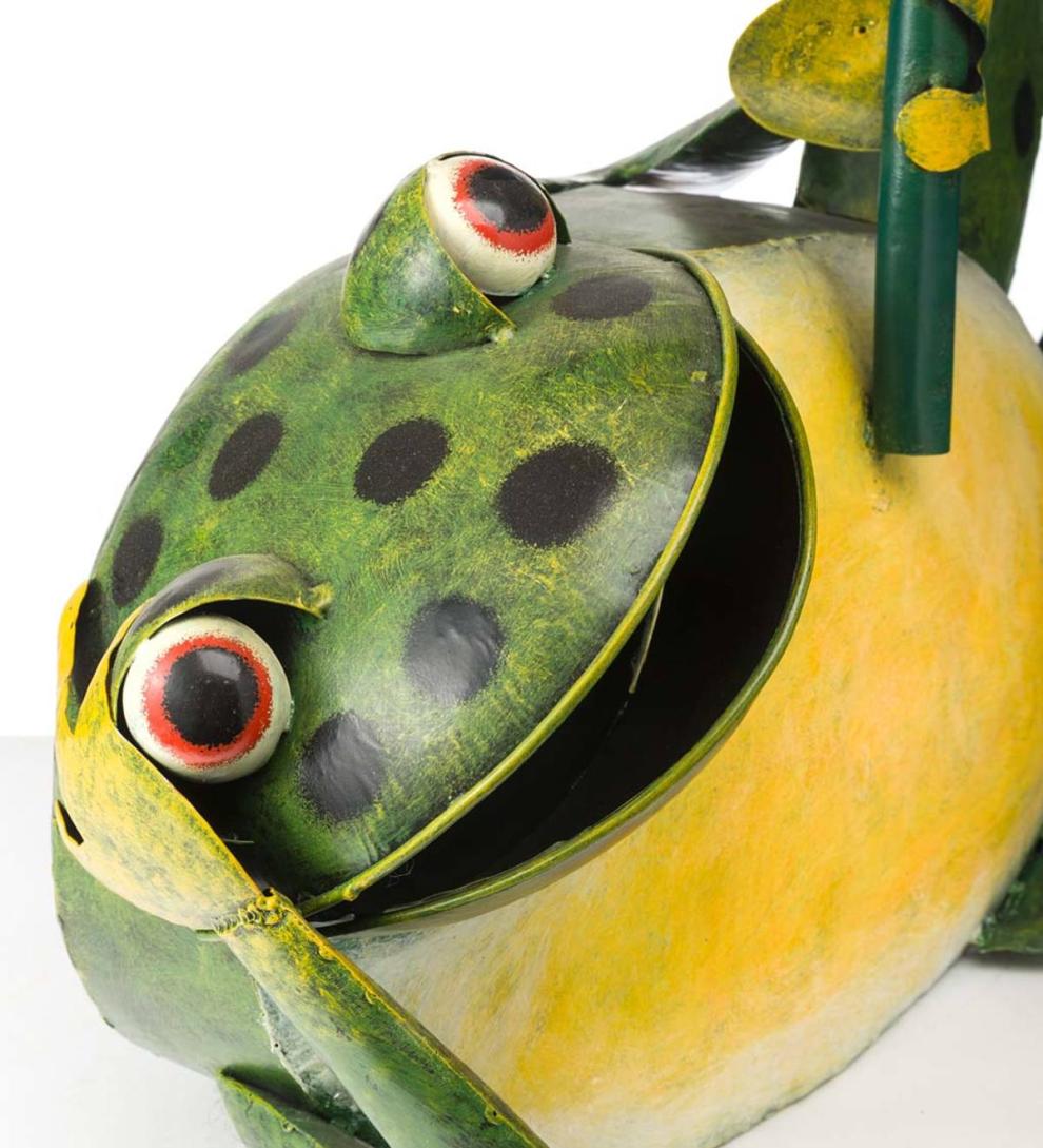 Plow &amp; Hearth Accent Tables | Indoor Living Metal Frog With Lily Pad Side Table