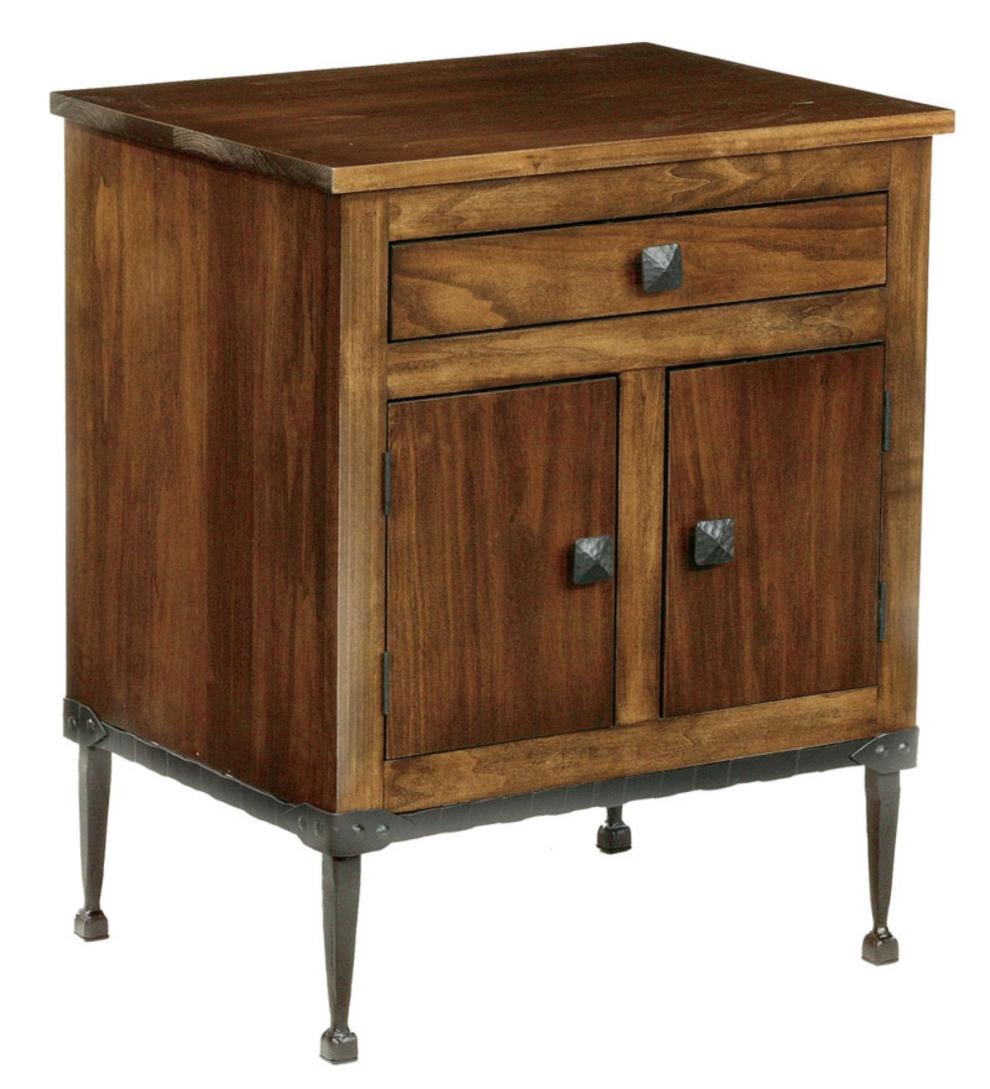 Plow &amp; Hearth Accent Tables | Indoor Living Usa-Made Forest Hill Linden Side Table With Walnut Finish