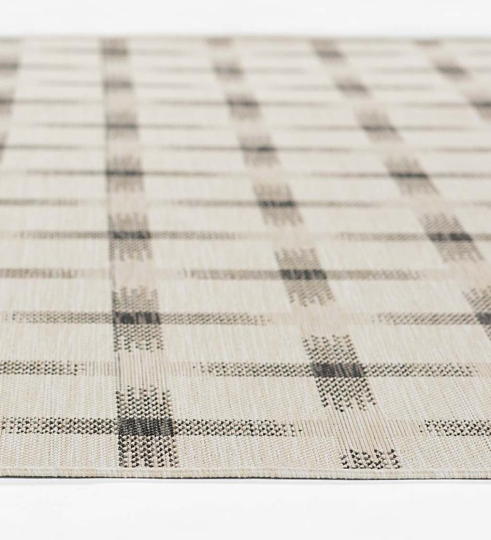 Plow &amp; Hearth Area Rugs | Indoor Living Indoor/Outdoor Aurora Polypropylene Rug
