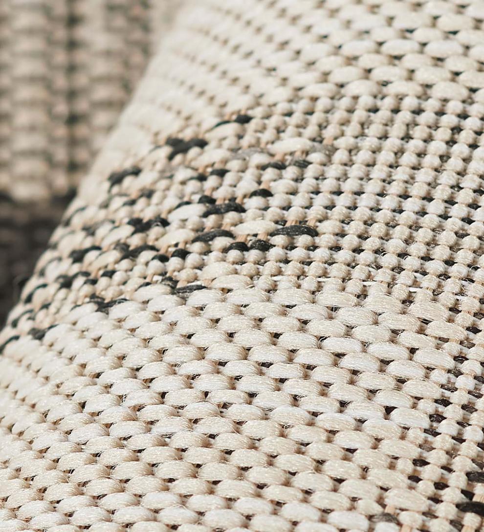 Plow &amp; Hearth Area Rugs | Indoor Living Indoor/Outdoor Aurora Polypropylene Rug