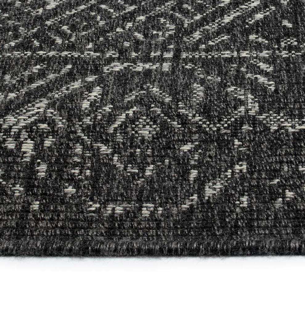 Plow &amp; Hearth Area Rugs | Indoor Living Indoor/Outdoor Bluefield Diamond Polypropylene Rug