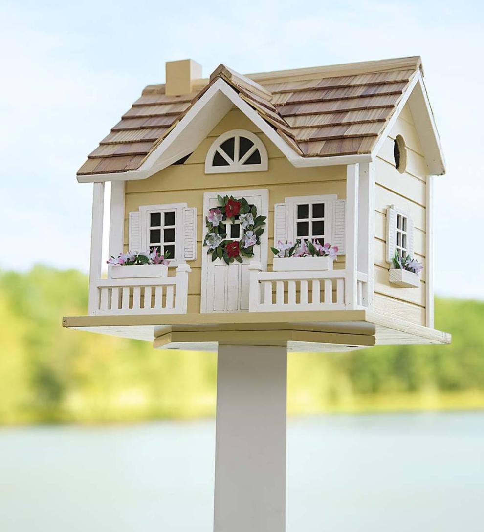 Plow &amp; Hearth Birdhouses | Yard &amp; Garden Wreath Cottage Birdhouse And Pedestal Pole Set