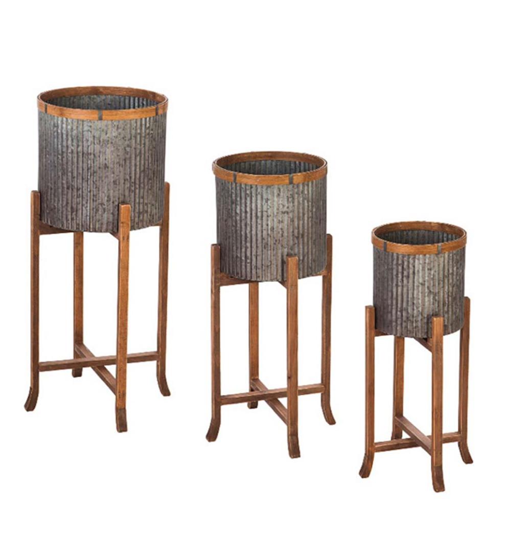 Plow &amp; Hearth Deck &amp; Patio Accents | Outdoor Living Corrugated Galvanized Metal Planter With Wooden Stand, Set Of 3