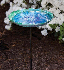 Plow &amp; Hearth Deck &amp; Patio Accents | Outdoor Living Scalloped Birdbath On Stake