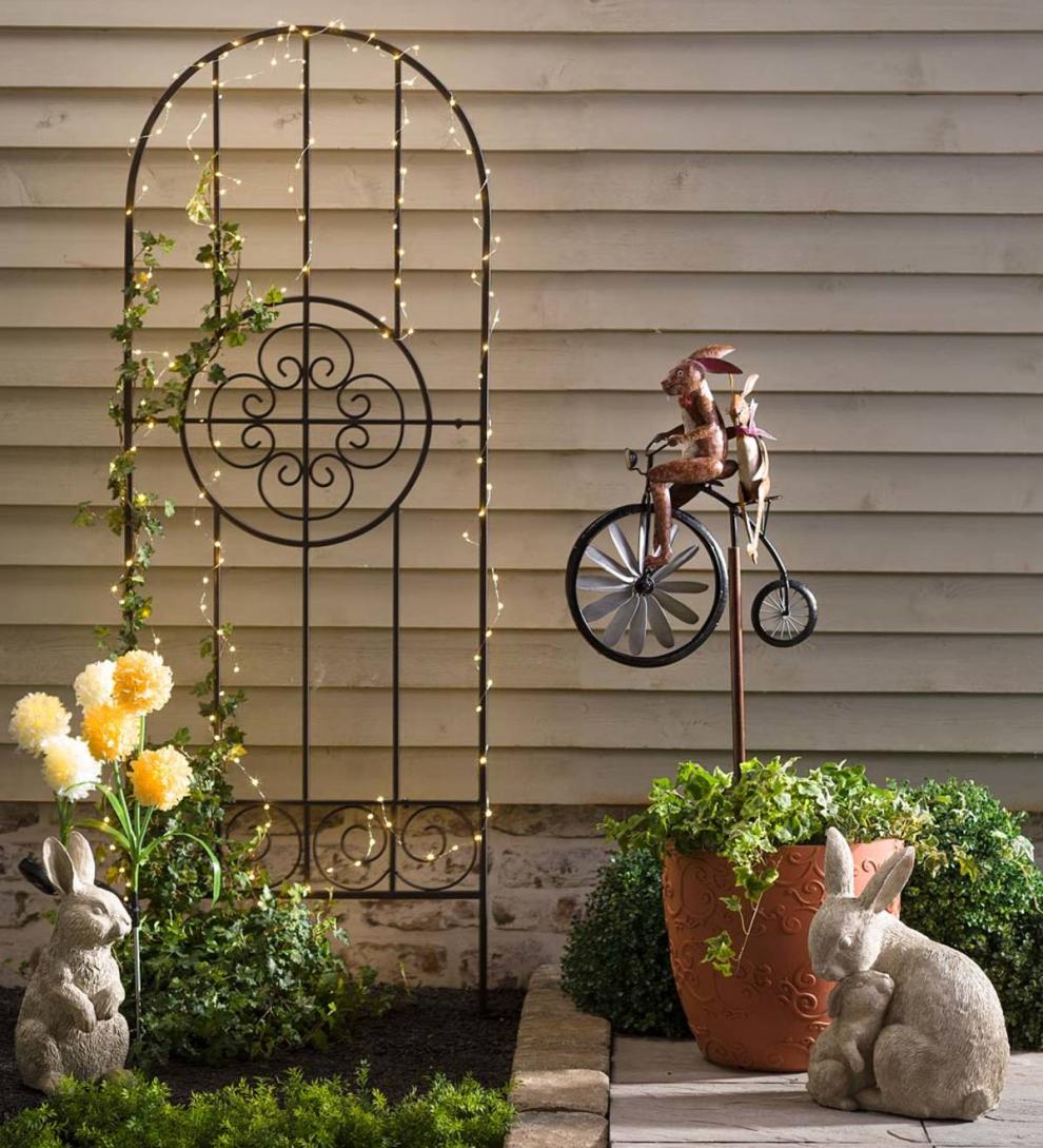 Plow &amp; Hearth Decorative Garden Accents | Yard &amp; Garden Medallion Metal Garden Trellis