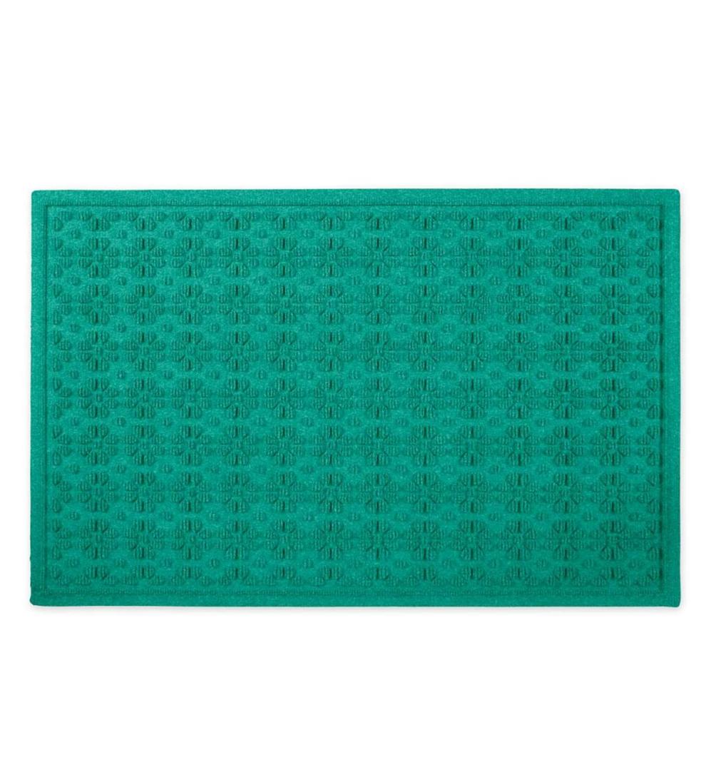 Plow &amp; Hearth Doormats | Indoor Living Waterhog Daisy Doormat