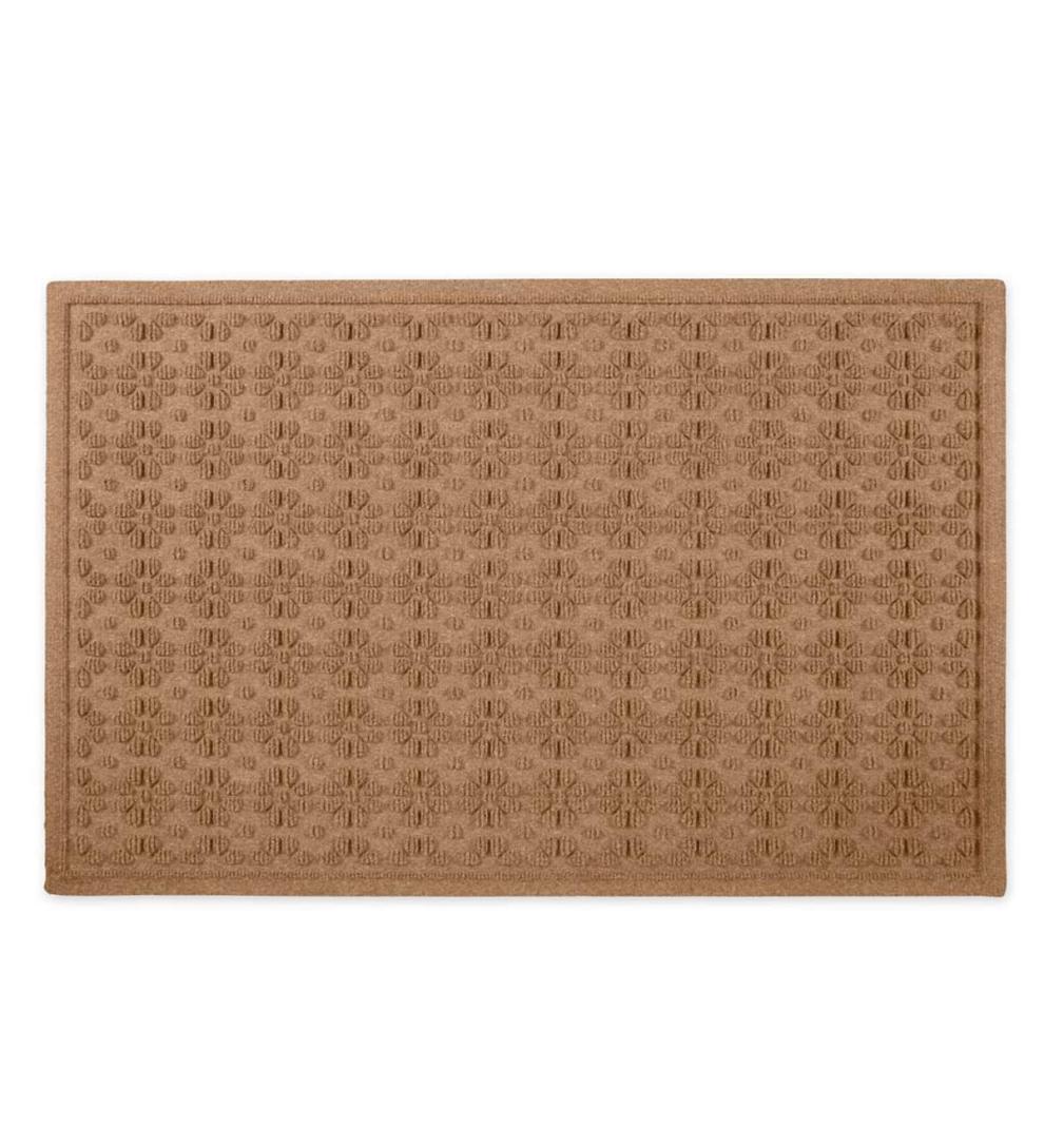 Plow &amp; Hearth Doormats | Indoor Living Waterhog Daisy Doormat