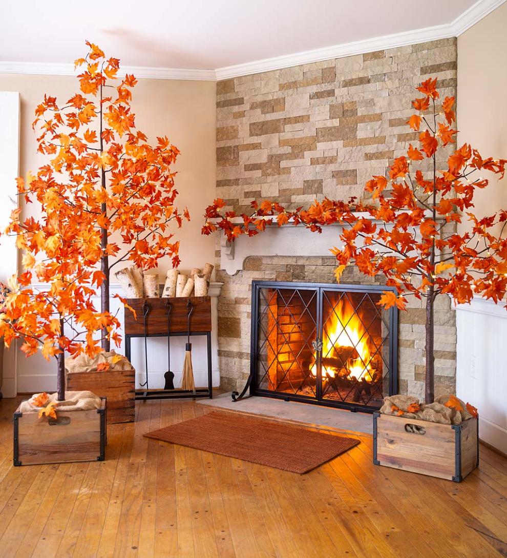Plow &amp; Hearth Fireplace &amp; Mantel Décor | Fireplace &amp; Hearth Indoor/Outdoor Lighted Maple Leaf Garland With 24 Lights