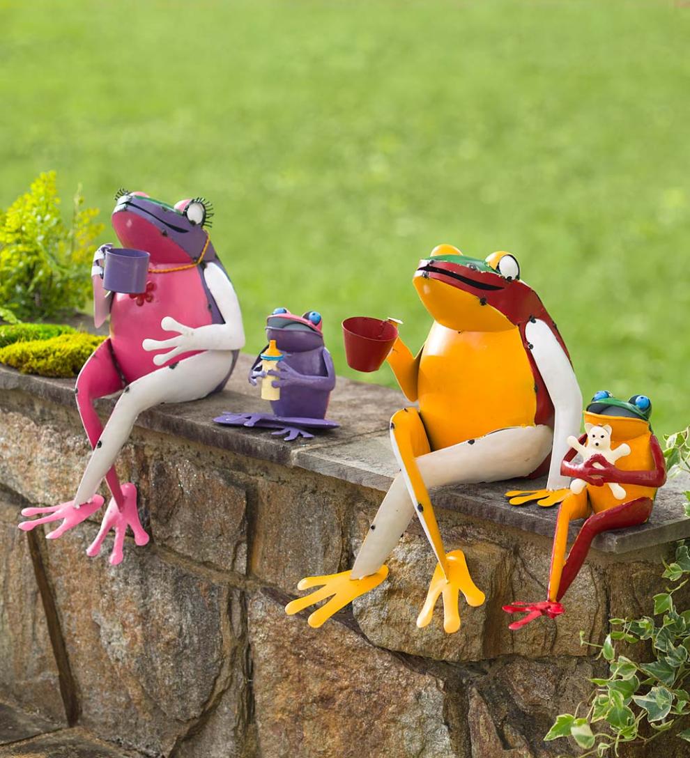 Plow &amp; Hearth Garden Accents | Indoor Living Recycled Metal Coffee Frog Garden Art
