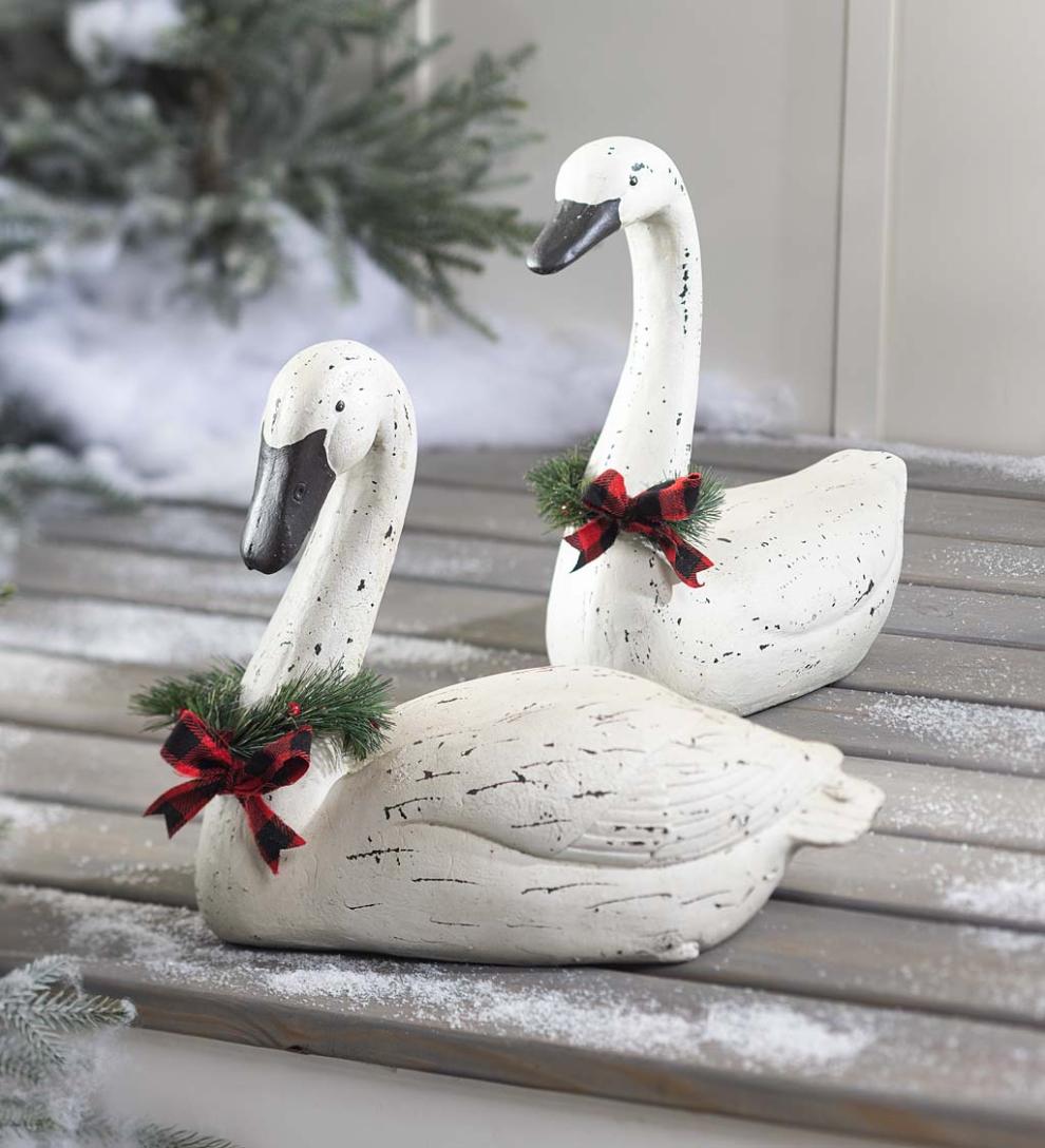 Plow &amp; Hearth Garden Accents | Yard &amp; Garden Hand-Painted Holiday Swan Statue With Wreath