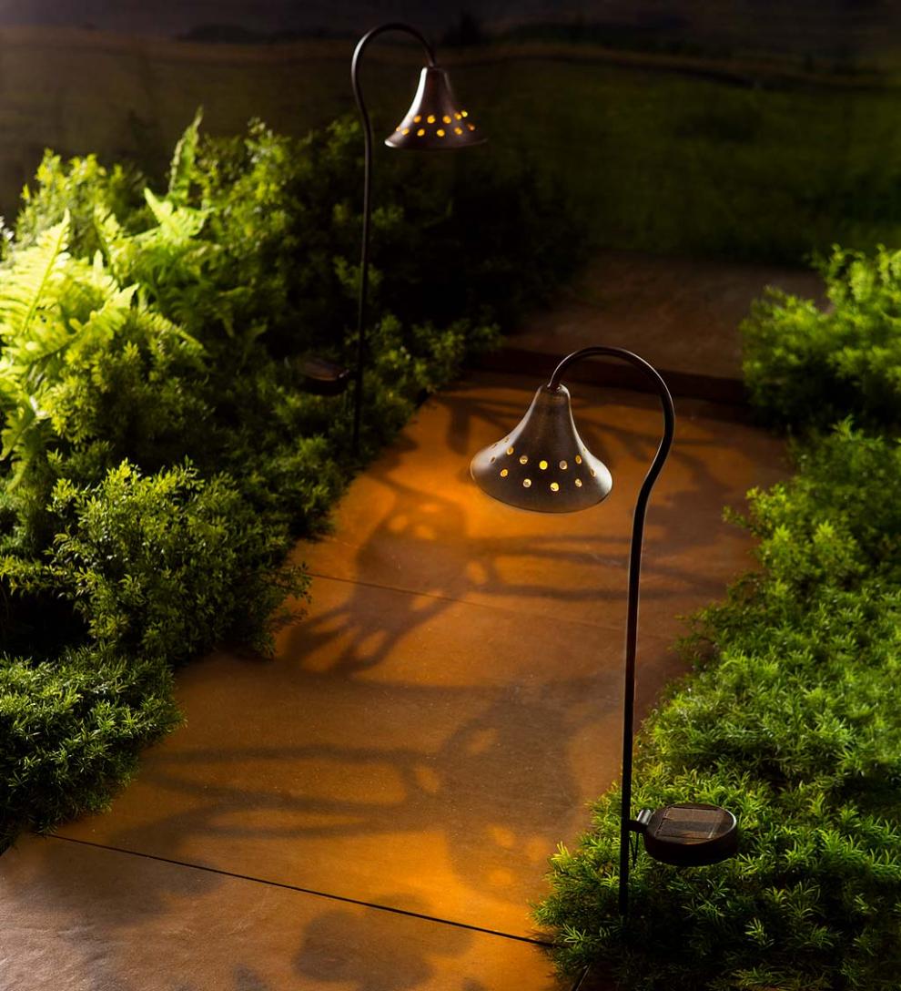 Plow &amp; Hearth Garden Accents | Yard &amp; Garden Solar Pathway Lanterns With Light Pattern, Set Of 2 - Flower