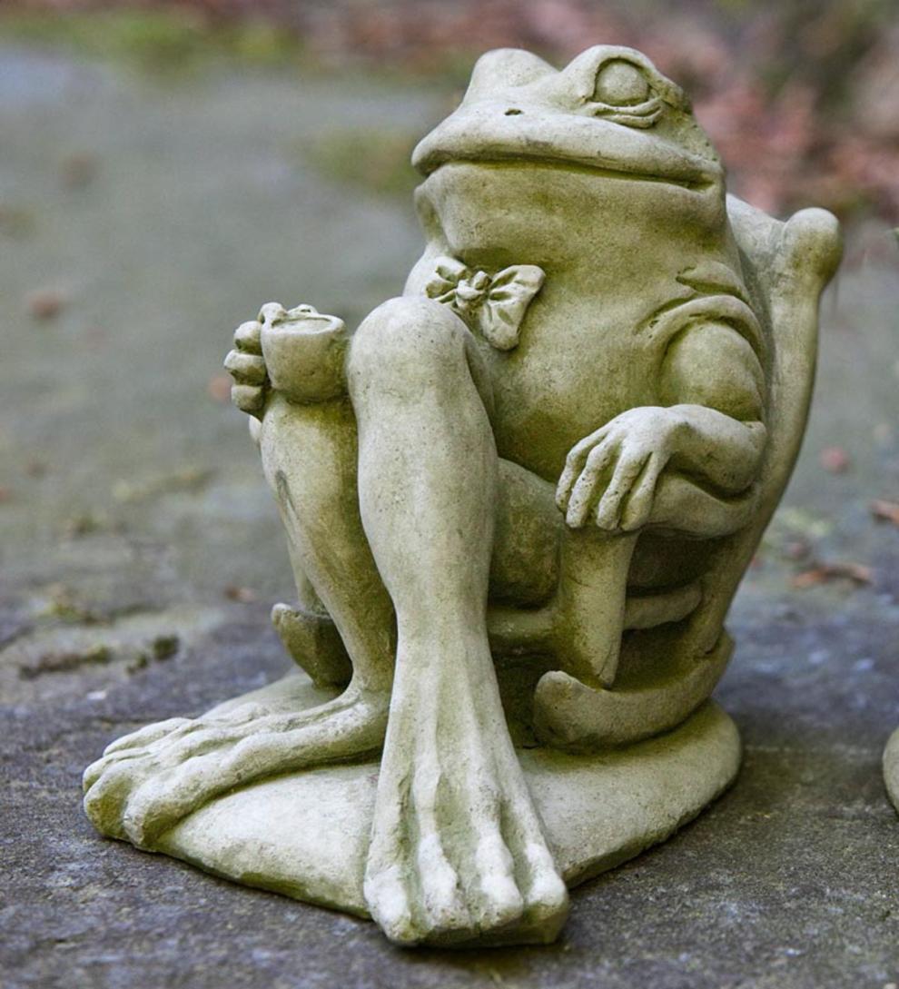 Plow &amp; Hearth Garden Accents | Yard &amp; Garden Usa-Made Cast Stone Coffee And Tea Frog Garden Statues