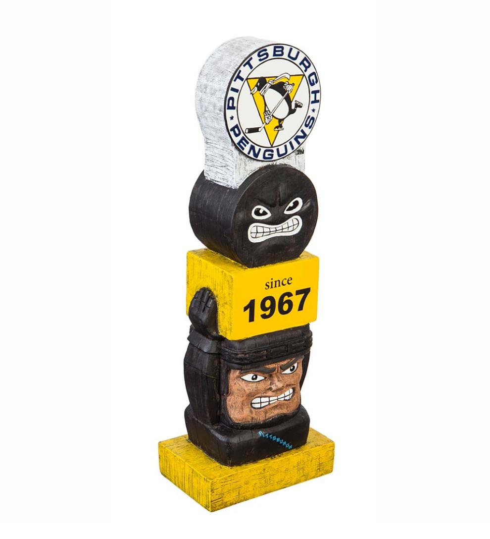 Plow &amp; Hearth Garden Accents | Yard &amp; Garden Vintage Nhl Hockey Team Garden Statue - Chicago Blackhawks