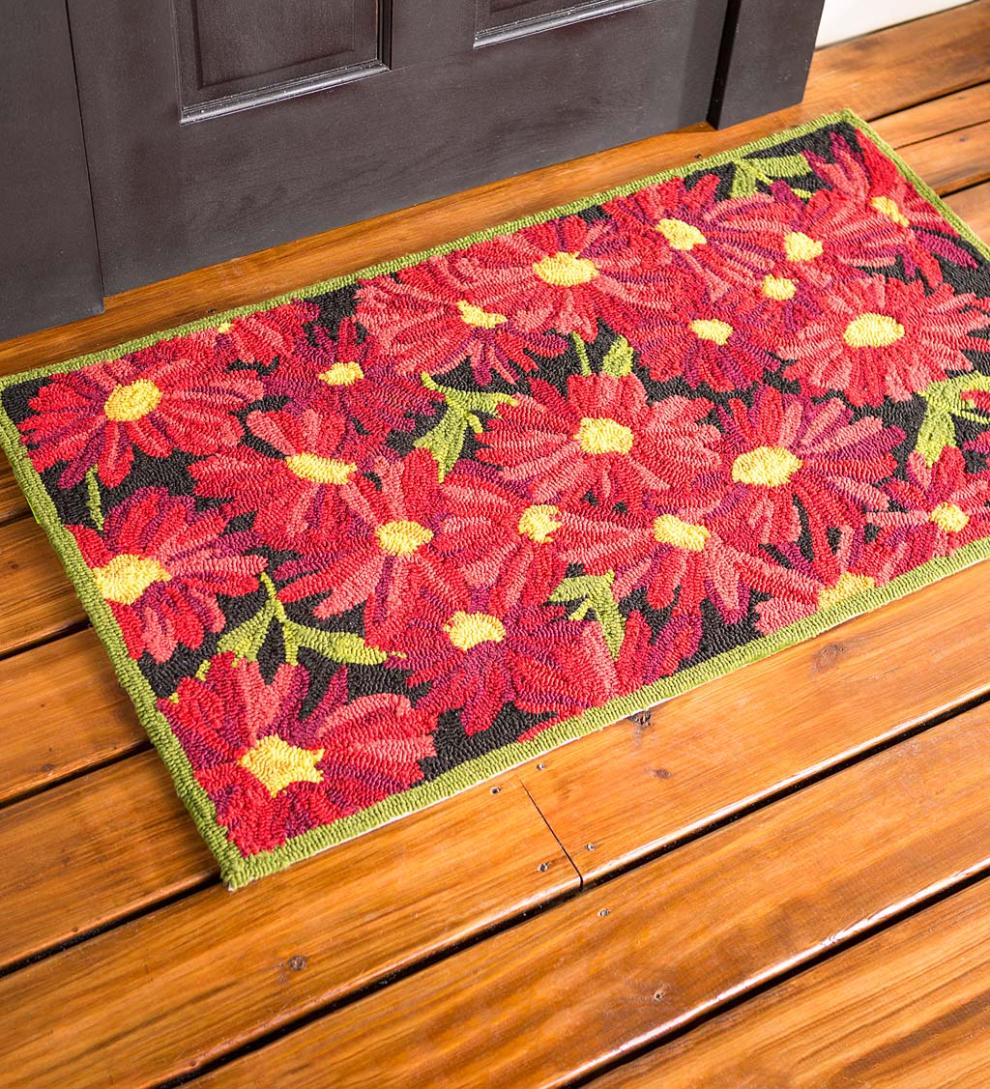 Plow &amp; Hearth Home Accents | Indoor Living Indoor/Outdoor Chrysanthemum Hooked Accent Rug