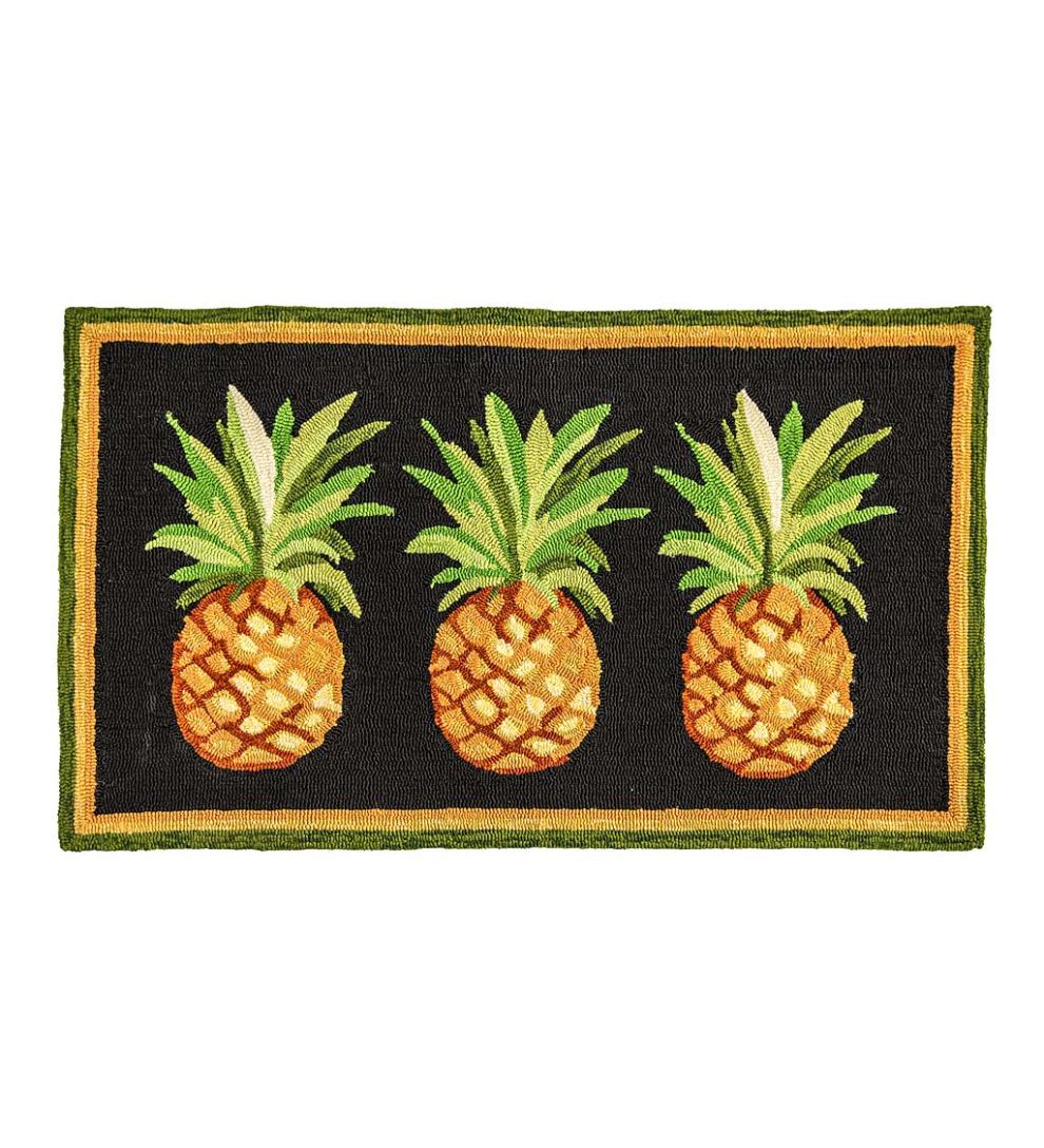 Plow &amp; Hearth Home Accents | Indoor Living Indoor/Outdoor Pineapple Hooked Accent Rug