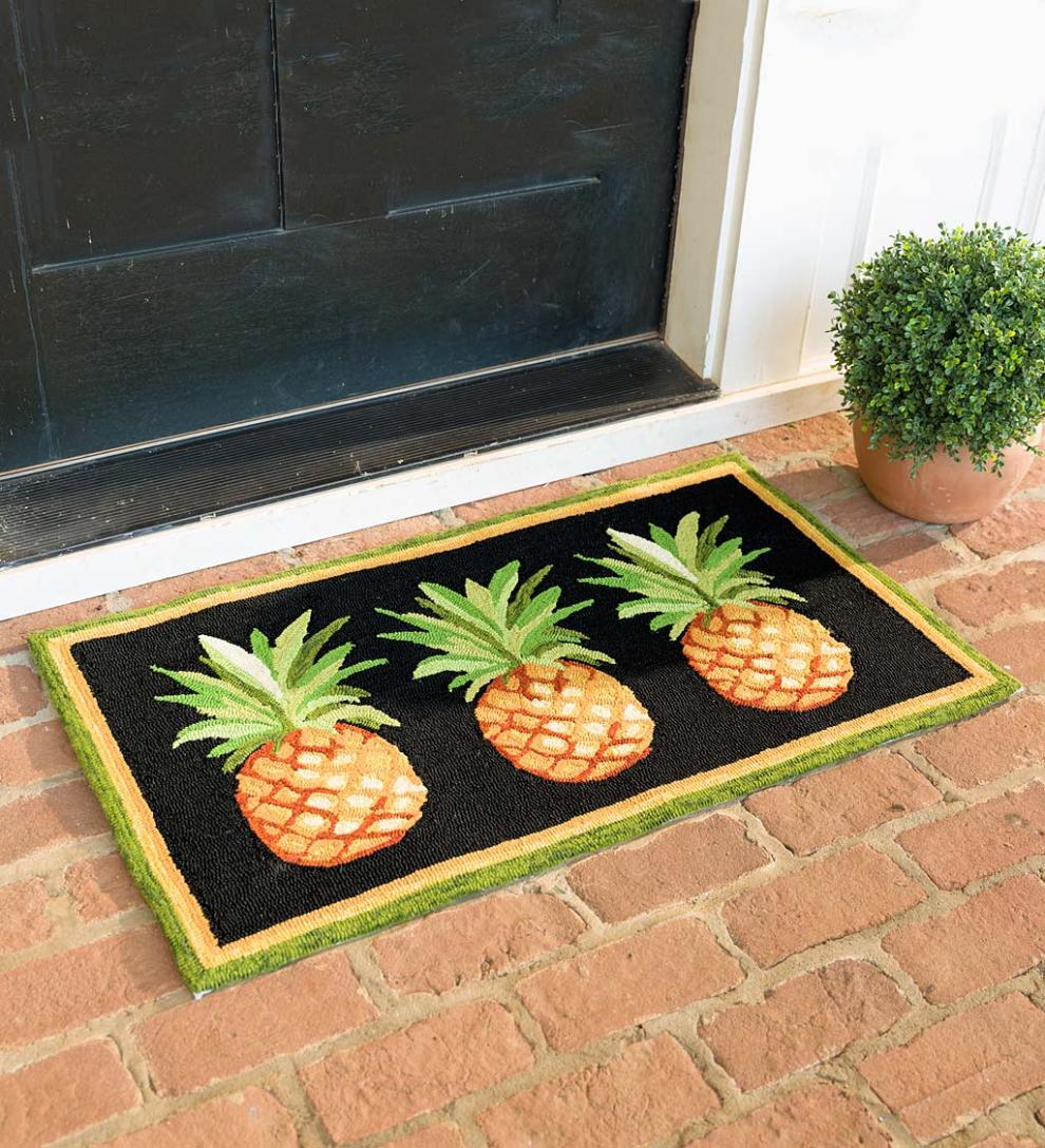 Plow &amp; Hearth Home Accents | Indoor Living Indoor/Outdoor Pineapple Hooked Accent Rug