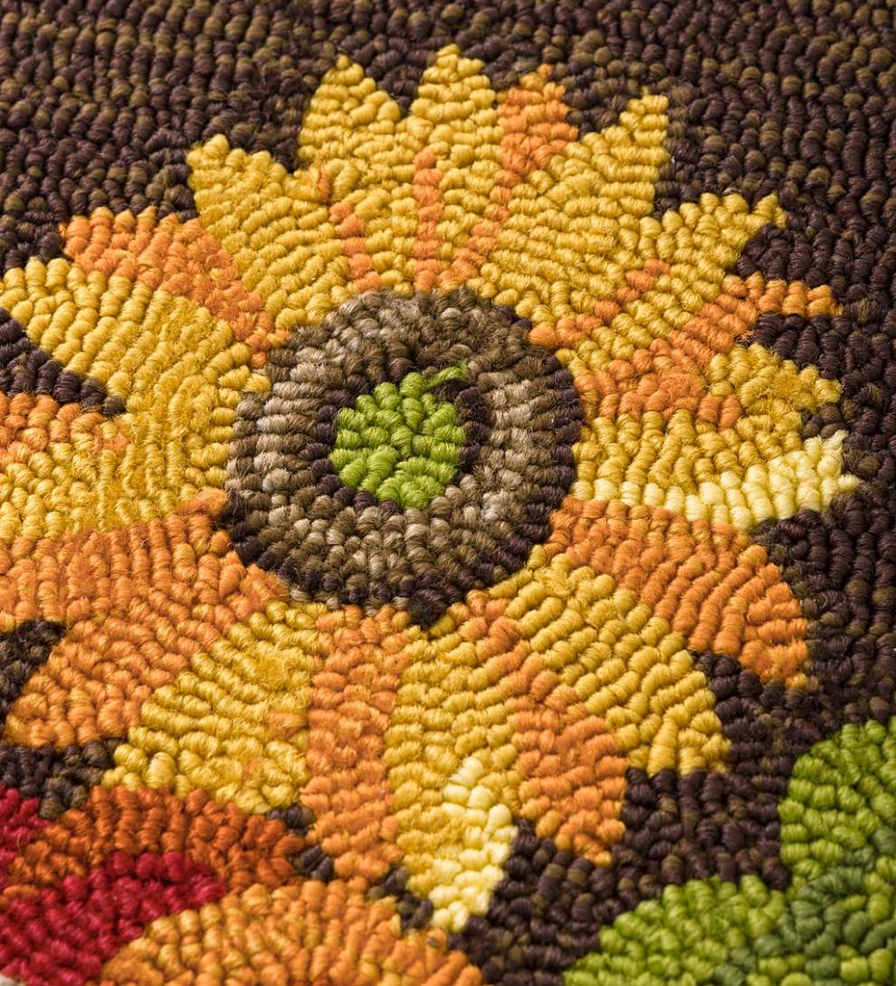 Plow &amp; Hearth Home Accents | Indoor Living Indoor/Outdoor Scarecrow Hand Hooked Polypropylene Accent Rug