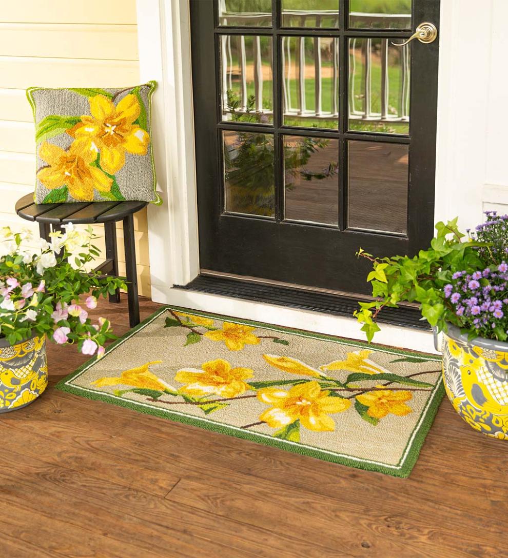 Plow &amp; Hearth Home Accents | Indoor Living Indoor/Outdoor Yellow Jasmine Hooked Polypropylene Accent Rug - Yellow