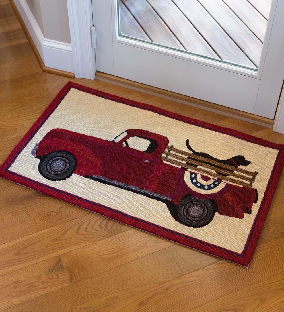 Plow &amp; Hearth Small Accent Rugs | Indoor Living Indoor/Outdoor Patriotic Pooch Hooked Polypropylene Accent Rug