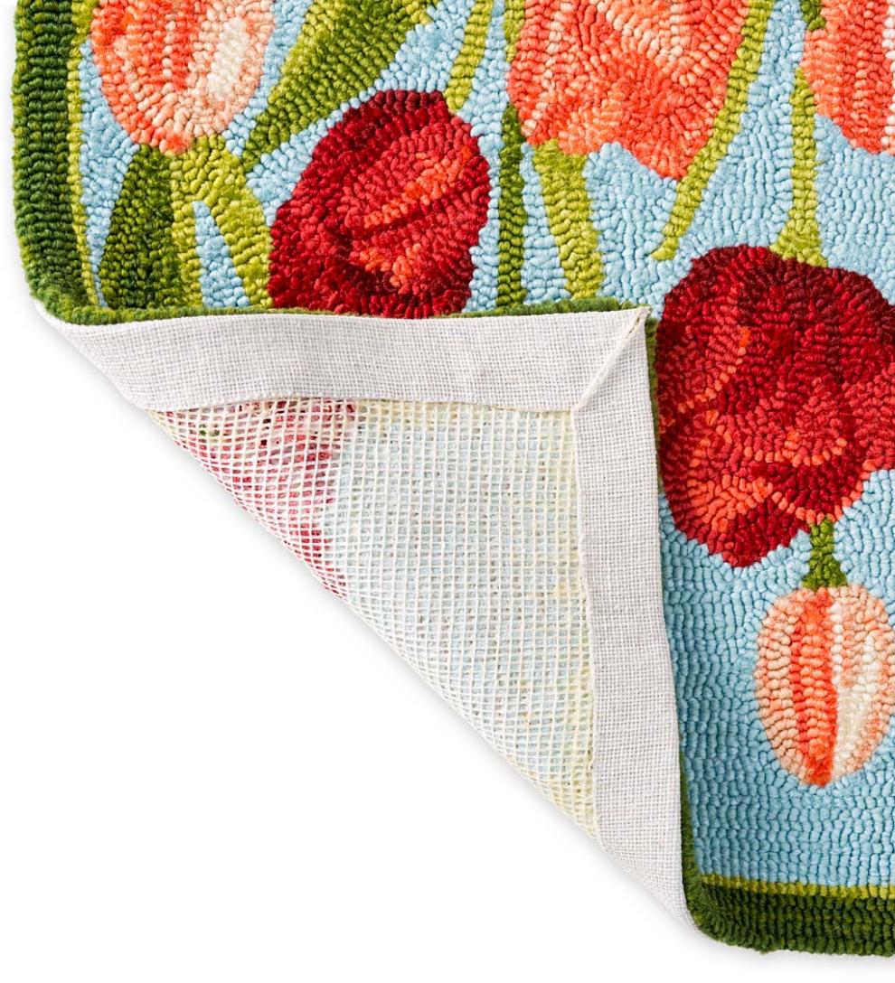 Plow &amp; Hearth Small Accent Rugs | Indoor Living Indoor/Outdoor Pink Tulips Hooked Polypropylene Accent Rug