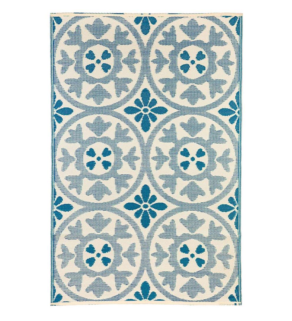 Plow &amp; Hearth Small Accent Rugs | Indoor Living Reversible Blue Medallion Indoor/Outdoor Rug