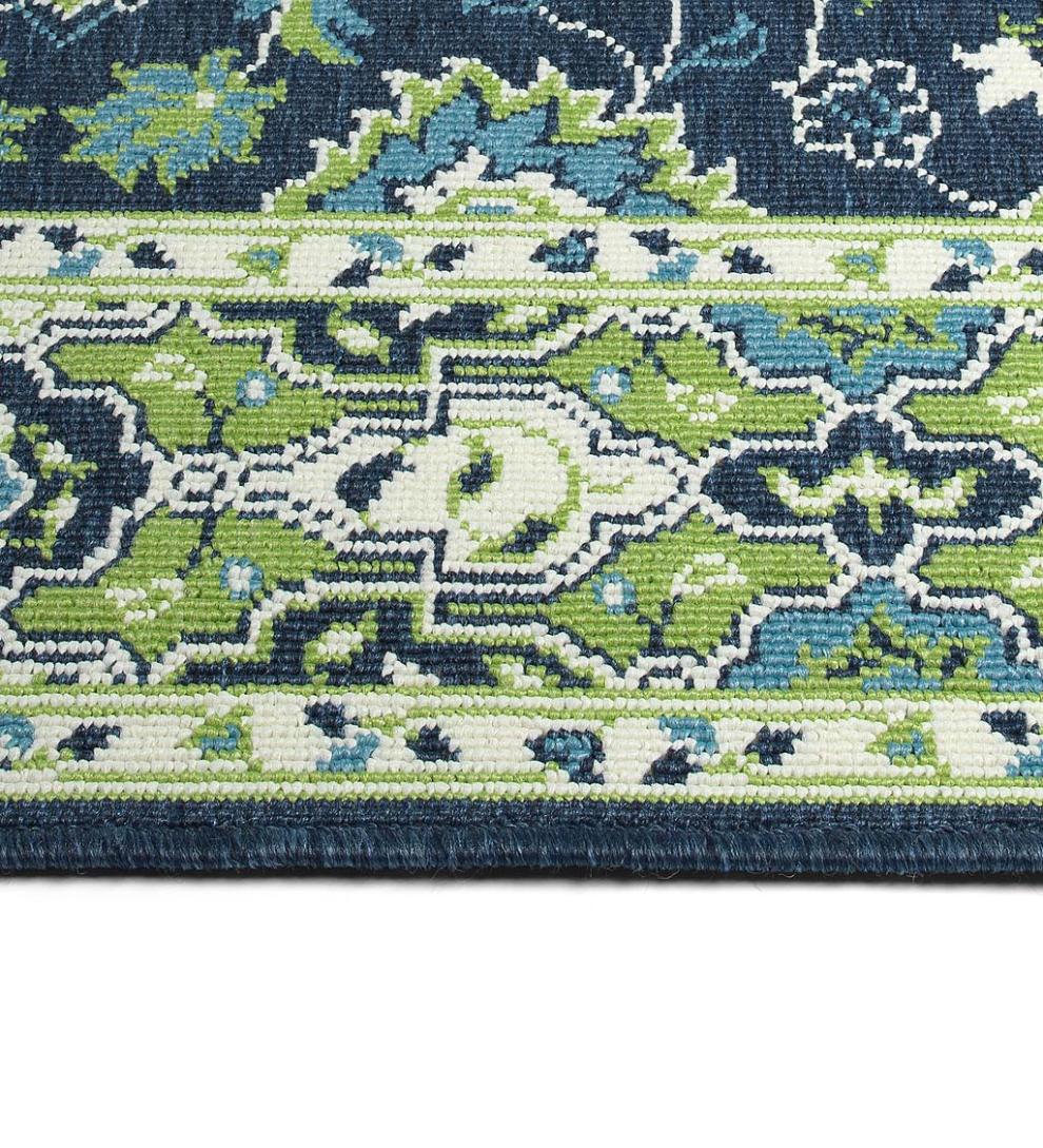 Plow &amp; Hearth Synthetic Rugs | Indoor Living Indoor/Outdoor Brunswick Wreath Polypropylene Rug