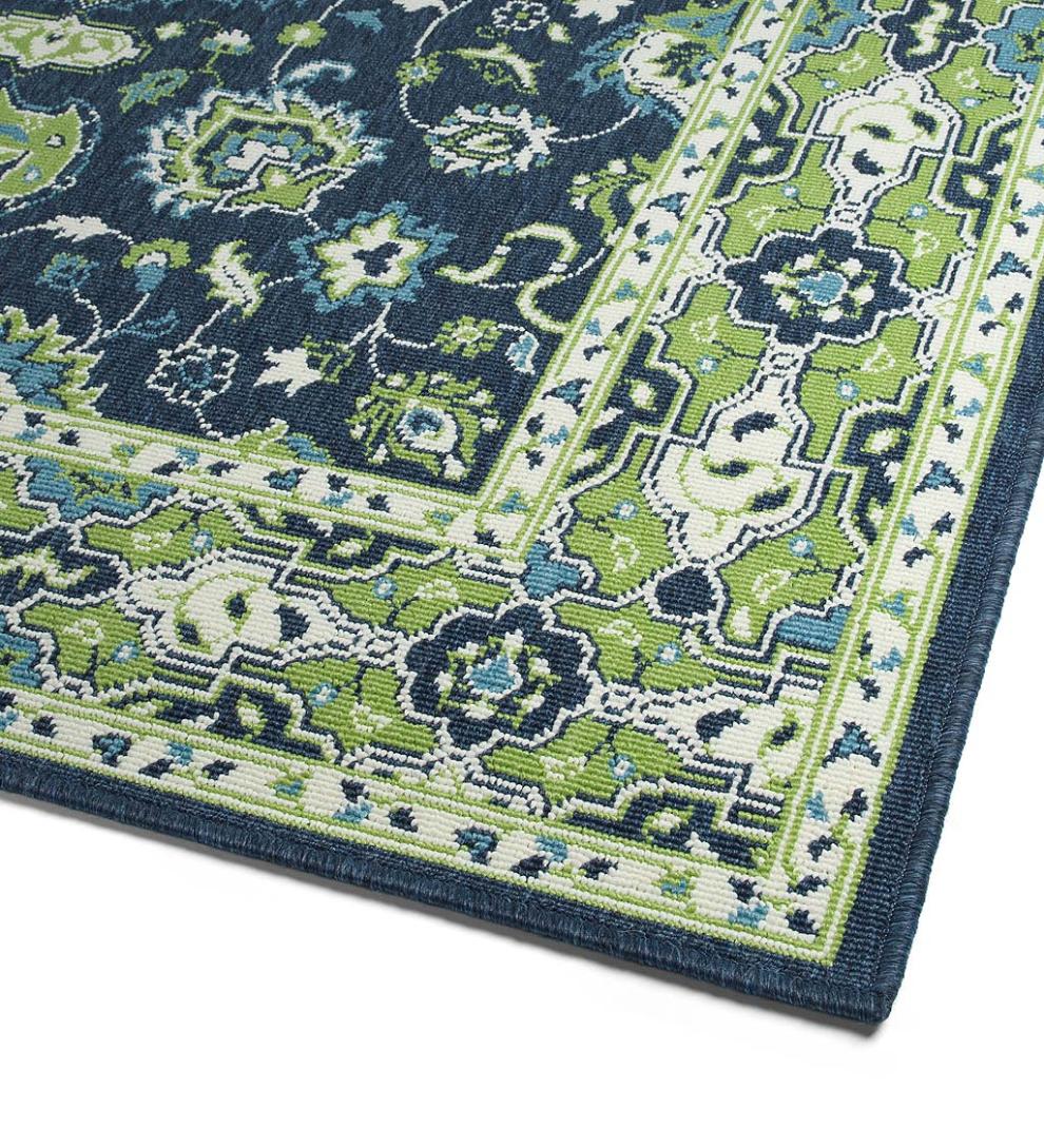 Plow &amp; Hearth Synthetic Rugs | Indoor Living Indoor/Outdoor Brunswick Wreath Polypropylene Rug