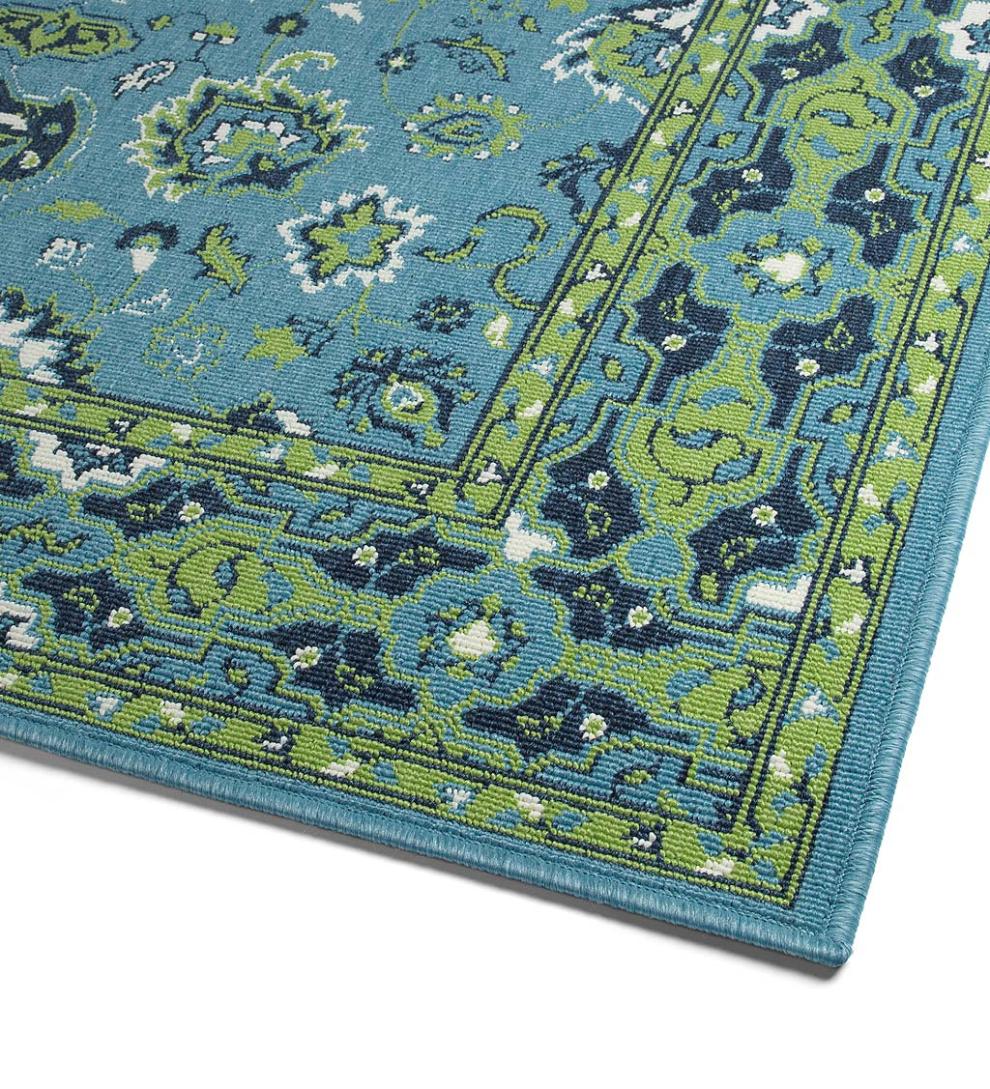 Plow &amp; Hearth Synthetic Rugs | Indoor Living Indoor/Outdoor Brunswick Wreath Polypropylene Rug