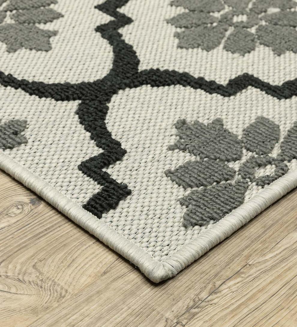 Plow &amp; Hearth Synthetic Rugs | Indoor Living Indoor/Outdoor York Tilework Polypropylene Rug