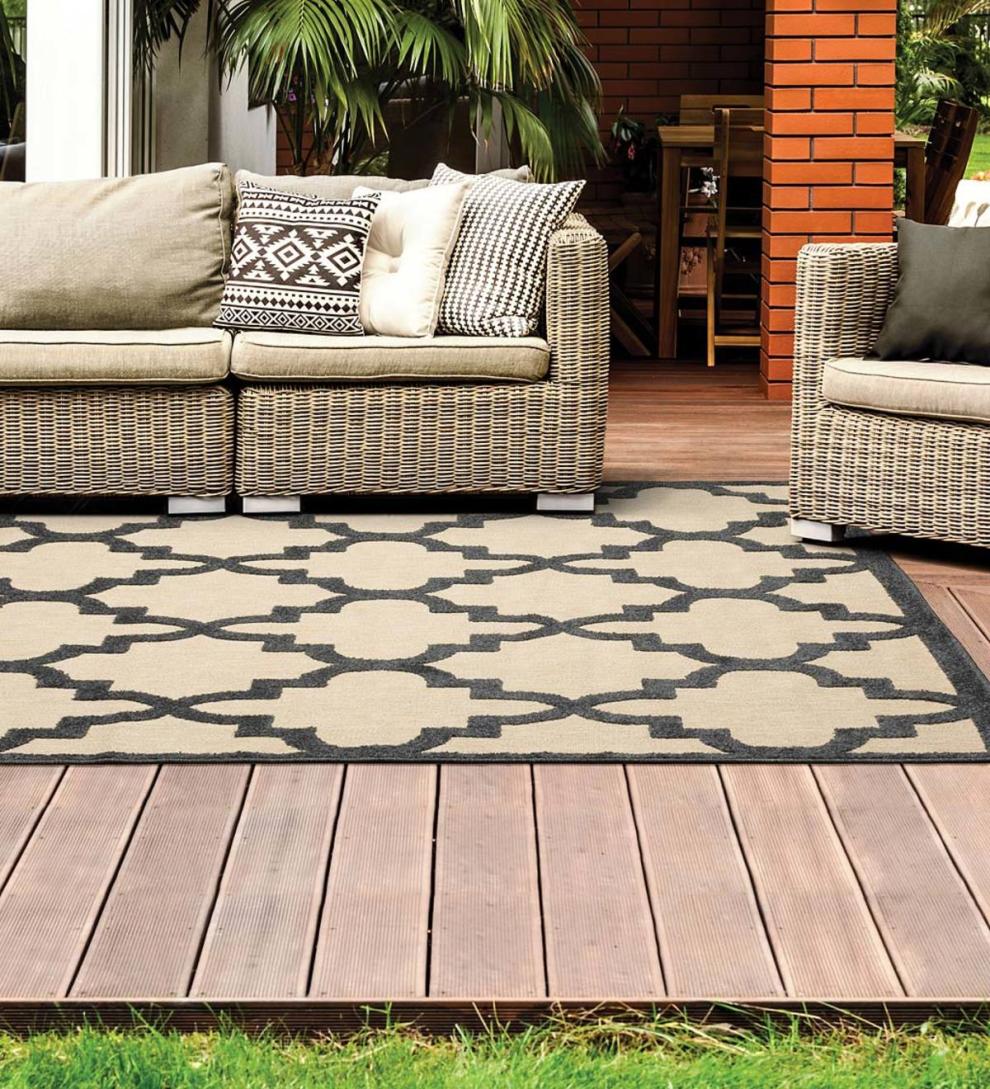 Plow &amp; Hearth Synthetic Rugs | Indoor Living Lafayette Indoor/Outdoor Rug