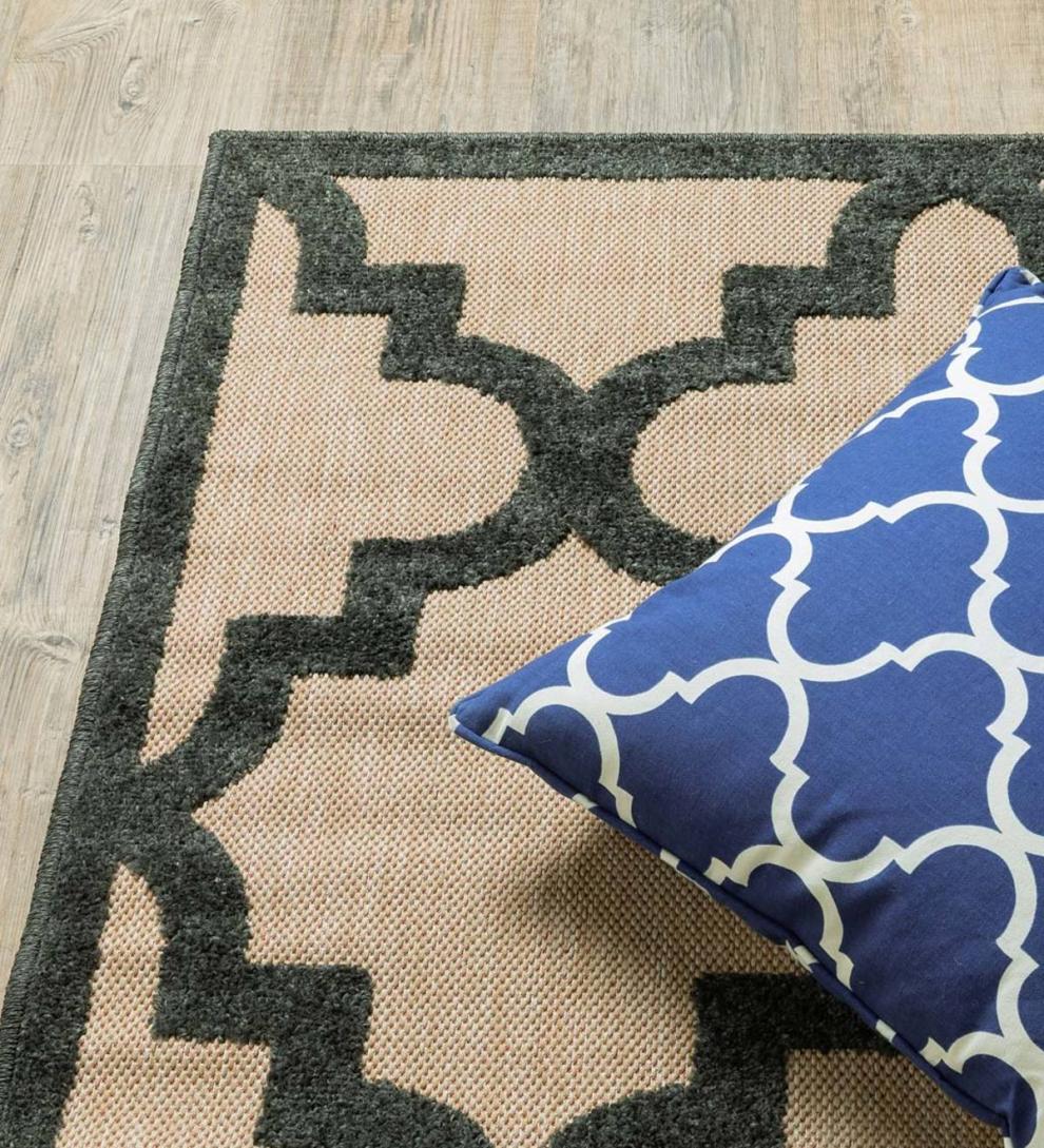 Plow &amp; Hearth Synthetic Rugs | Indoor Living Lafayette Indoor/Outdoor Rug