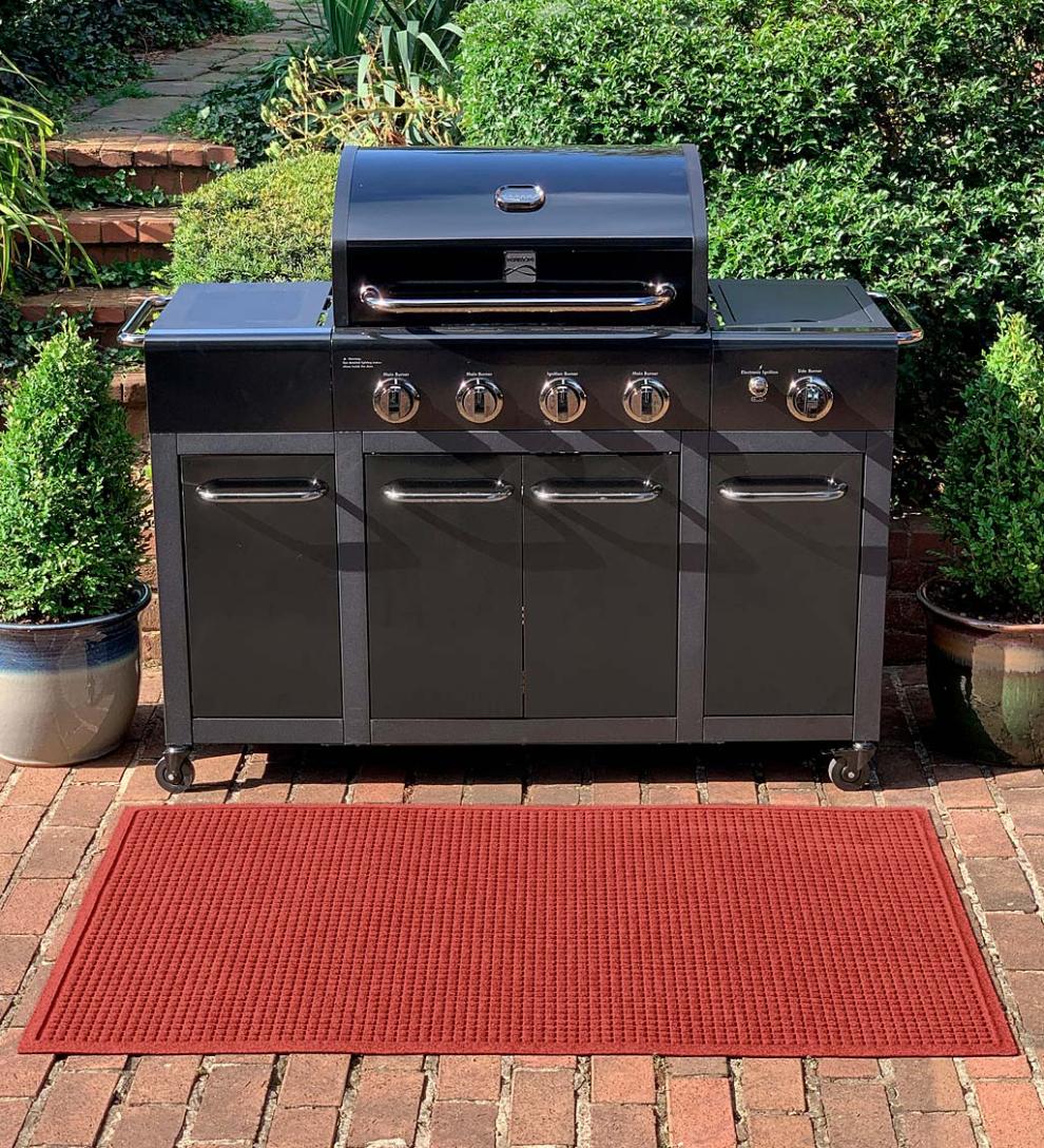 Plow &amp; Hearth Synthetic Rugs | Indoor Living Waterhog Square Pattern Grill Mat, 3' X 5' - Bordeaux