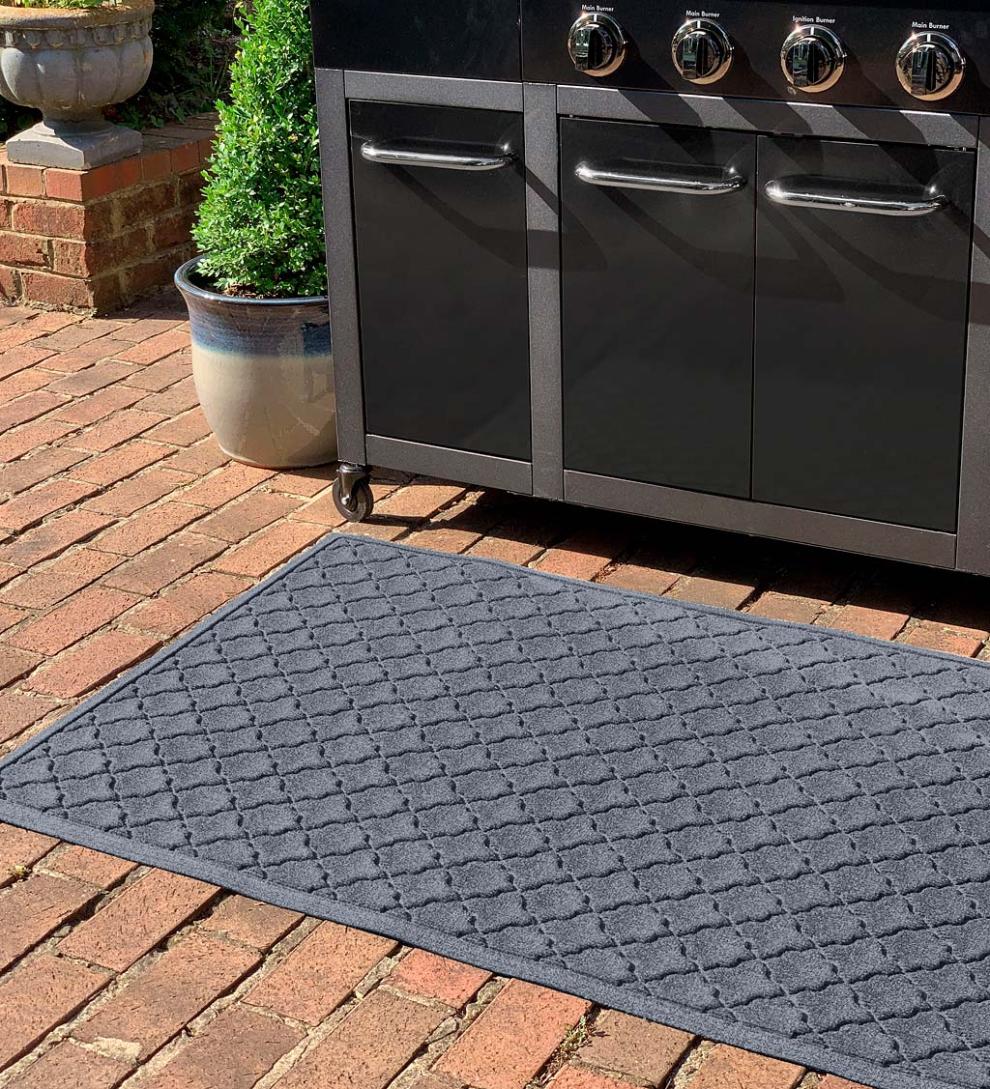 Plow &amp; Hearth Synthetic Rugs | Indoor Living Waterhog Cordova Grill Mat, 3' X 5' - Bordeaux