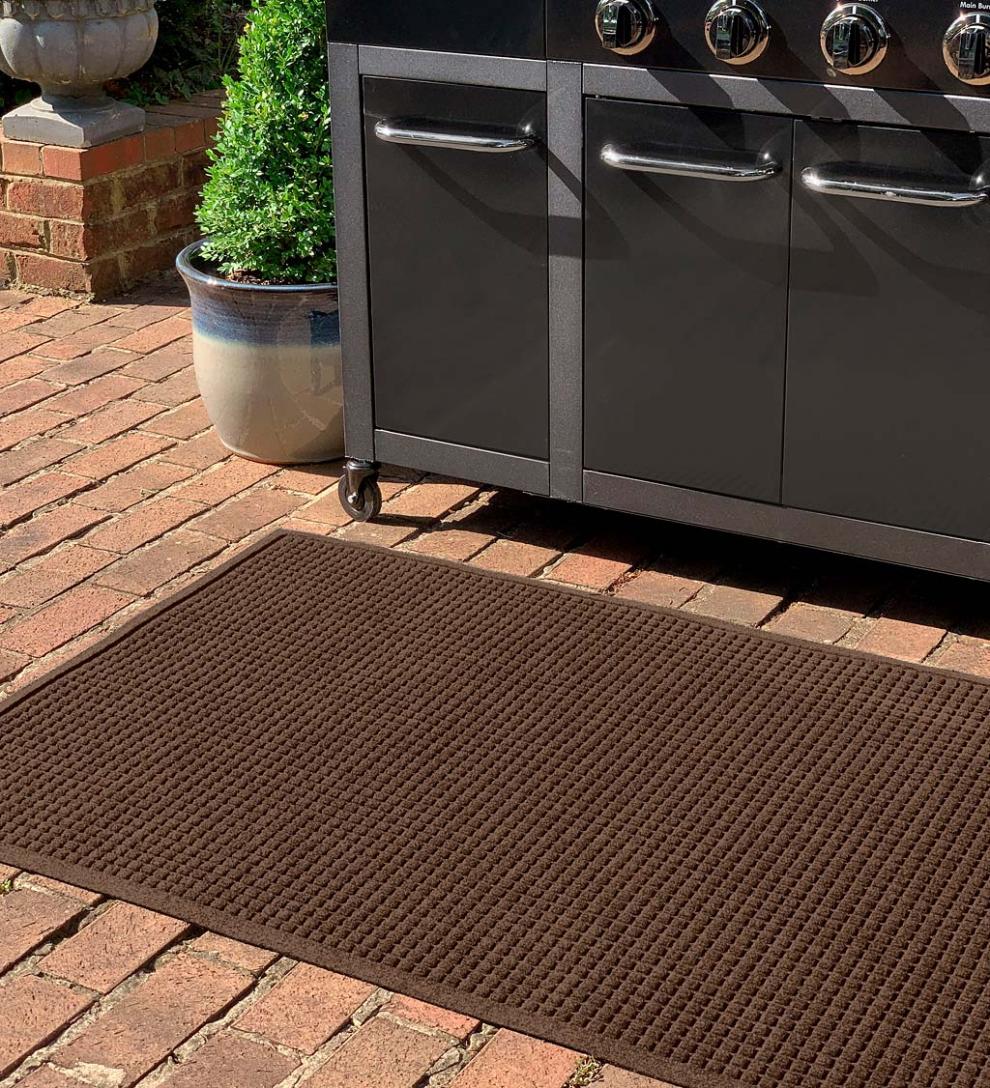Plow &amp; Hearth Synthetic Rugs | Indoor Living Waterhog Square Pattern Grill Mat, 3' X 5' - Bordeaux