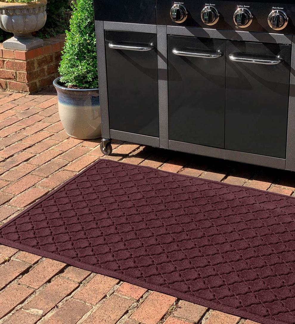 Plow &amp; Hearth Synthetic Rugs | Indoor Living Waterhog Cordova Grill Mat, 3' X 5' - Bordeaux