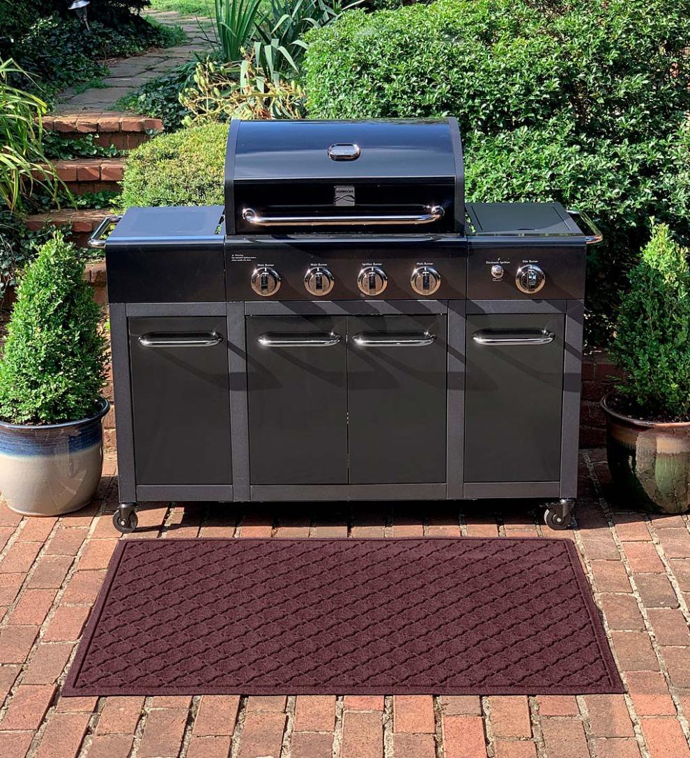 Plow &amp; Hearth Synthetic Rugs | Indoor Living Waterhog Cordova Grill Mat, 3' X 5' - Bordeaux