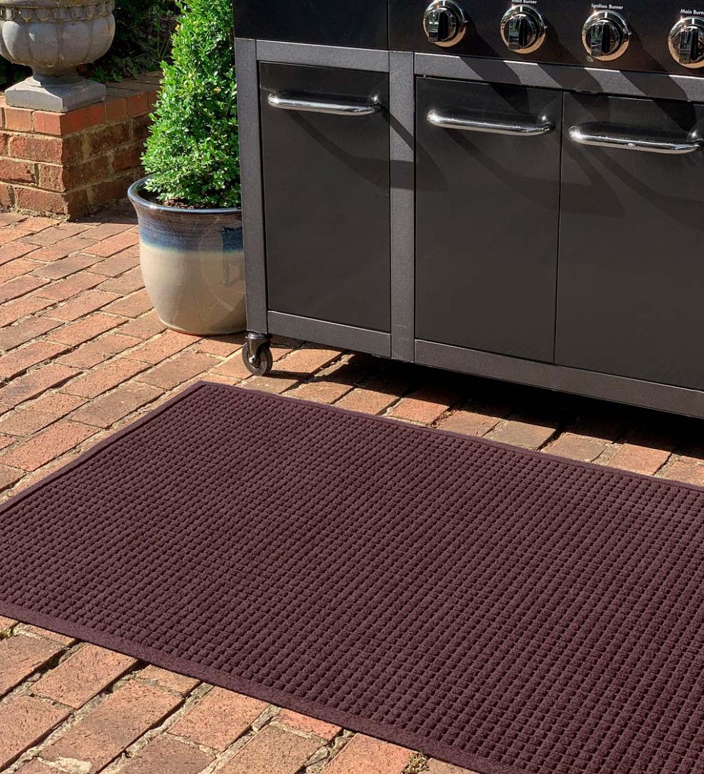Plow &amp; Hearth Synthetic Rugs | Indoor Living Waterhog Square Pattern Grill Mat, 3' X 5' - Bordeaux