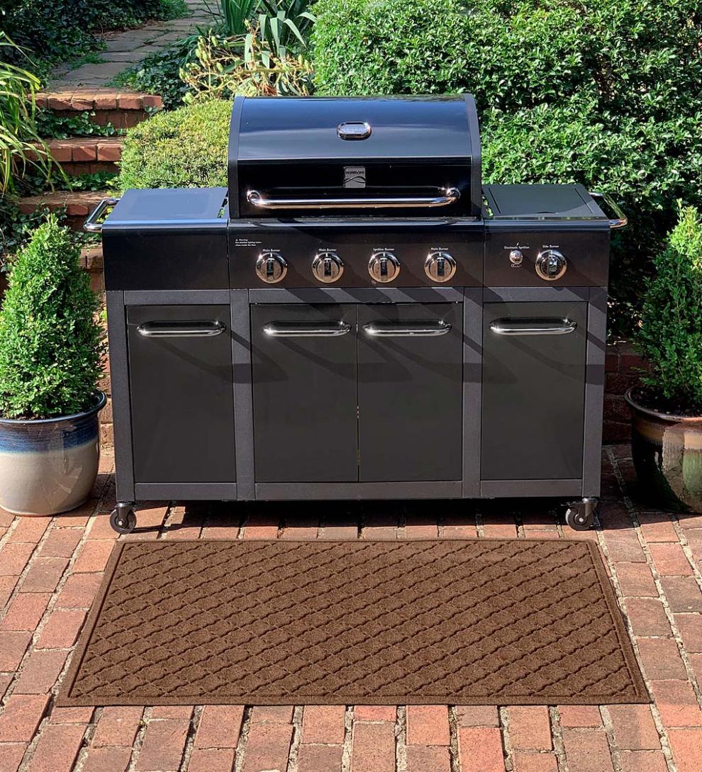 Plow &amp; Hearth Synthetic Rugs | Indoor Living Waterhog Cordova Grill Mat, 3' X 5' - Bordeaux